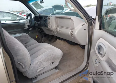 1998 Chevrolet C1500 Fleetside z USA, uszkodzony, nr VIN 1GCEC19R2WR112467